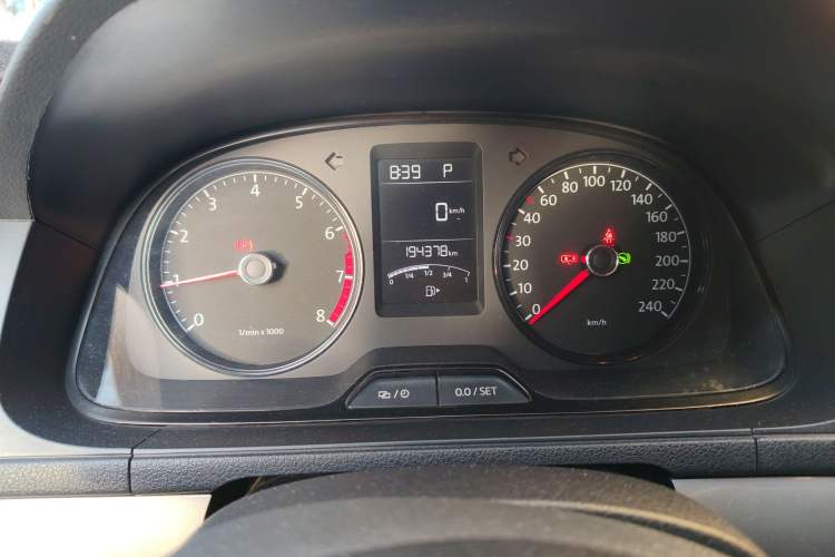 Used Volkswagen Lavida 2013 Revised Classic 1.6L Automatic Fashion Edition