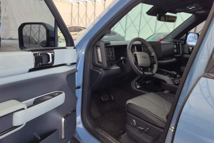 Used Formula Leopard 5 2023 Explore Edition Driver Seat