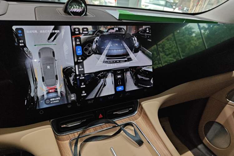 Used Hima AITO M8 2025 Extended-Range Ultra Version 53.4 kWh 6-Seater Edition Audio And AC Panel