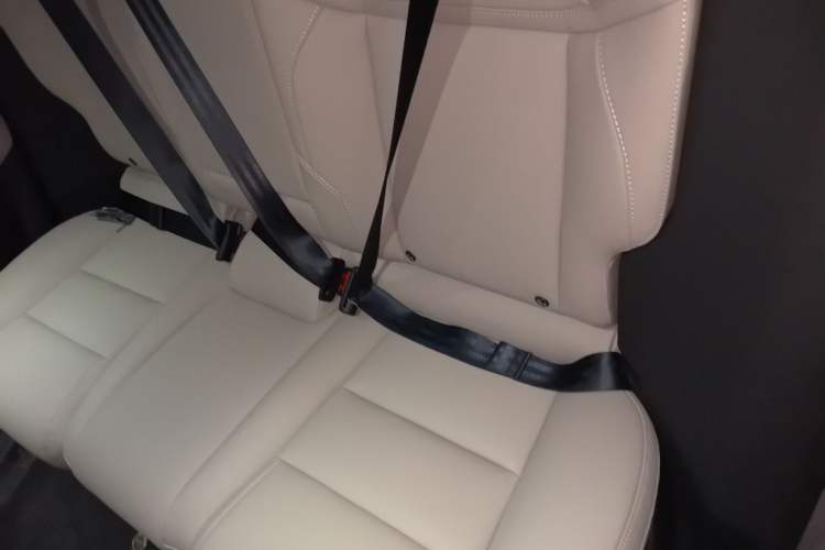 Used Volvo XC70 Plug-in Hybrid 2026 Model Four-Wheel Drive Long-Range Plus Left Rear Seat