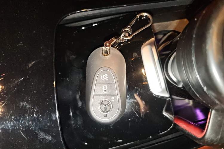 Used Mercedes-Benz GLC 2023 GLC 300 L 4MATIC Dynamic Edition 5-seater Vehicle Key