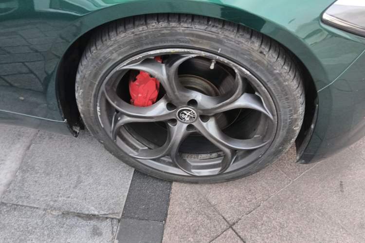 Used Alfa Romeo Giulia 2017 2.0T 280HP Luxury Edition
