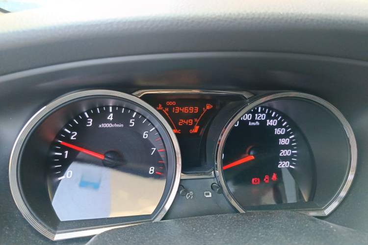 Used Nissan Livina 2013 1.6XE Manual Comfort Edition Odometer Close Up