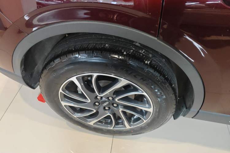 Used Lincoln Corsair 2022 2.0T Two-Wheel Drive Deluxe Edition Right Rear Wheel Hub