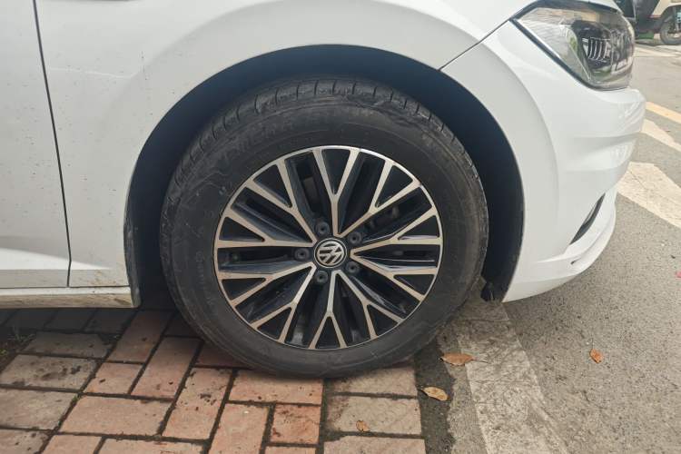 Used Volkswagen Sagitar 2019 280TSI DSG Comfort Version China VI Standard Right Front Wheel Hub