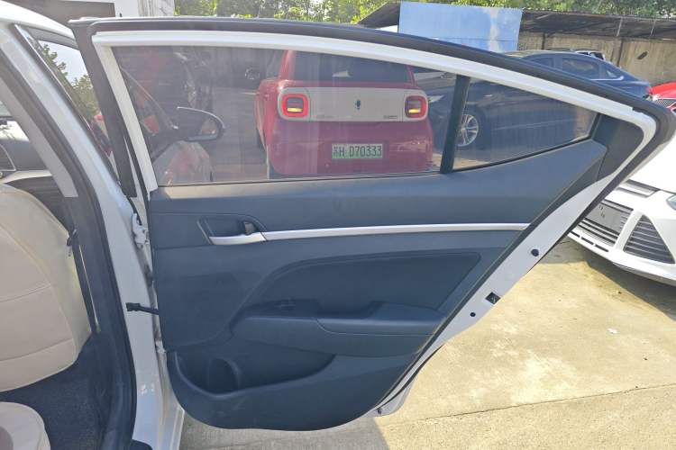 Used Hyundai Elantra (6th Generation / Lingdong) 2016 1.6L Manual ZhiXuan·Youth Edition
