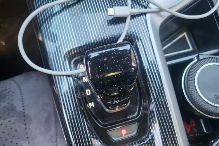 Used Haval LHERY 2021 High-Performance Version 1.5T Golden Rabbit Gear Lever