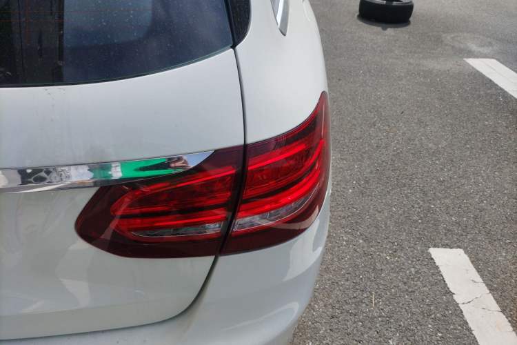 Used Mercedes-Benz C-Class 2015 C 200 station wagon Exterior 3