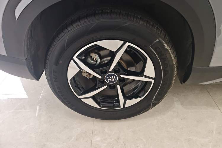 Used BYD Yuan UP 2024 401KM Leading Edition Right Rear Wheel Hub