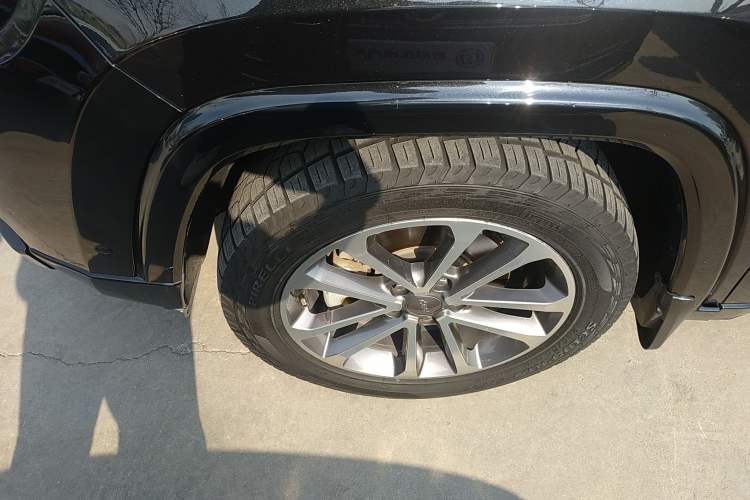 Used Jeep Grand Commander 2018 2.0T Four-Wheel Drive Smart Enjoyment Version China V Emission Standard
