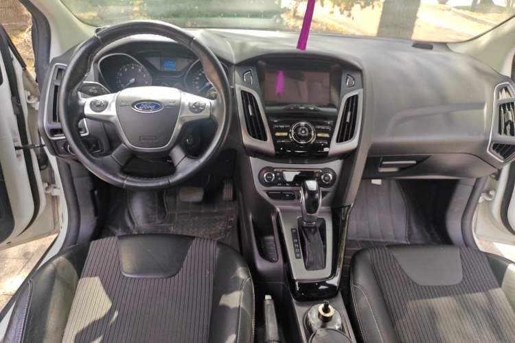 Used Ford Focus 2012 Sedan 1.6L Automatic Fashion Edition
