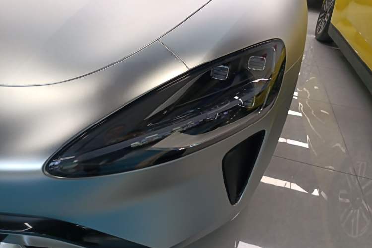 Used Xiaomi Auto SU7 2024 Four-Wheel Drive Ultra-Long Range Advanced Intelligent Driving Max Edition