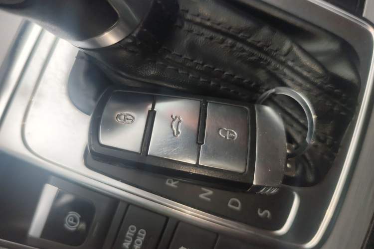 Used Volkswagen Magotan 2013 1.8TSI Premier Model