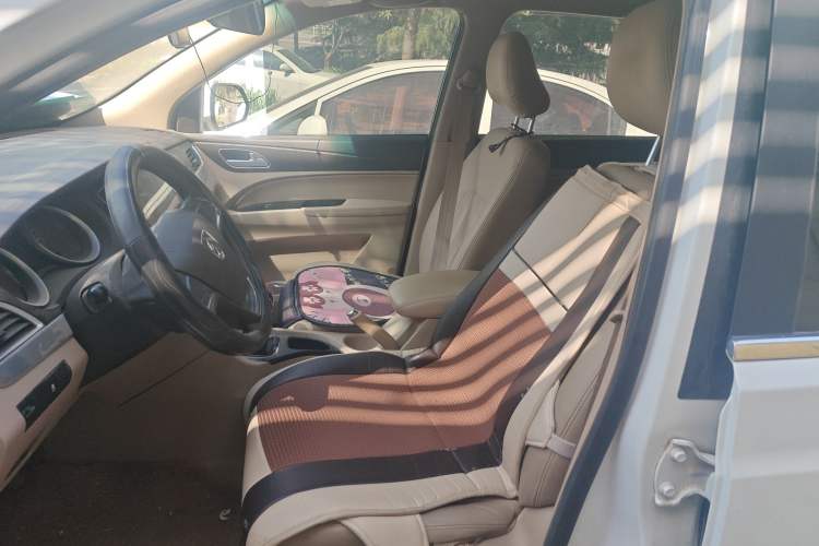 Used Baojun 730 2016 Revised 1.5L Manual Standard Version 7 Seats China V Emission Standard Left Front Seat