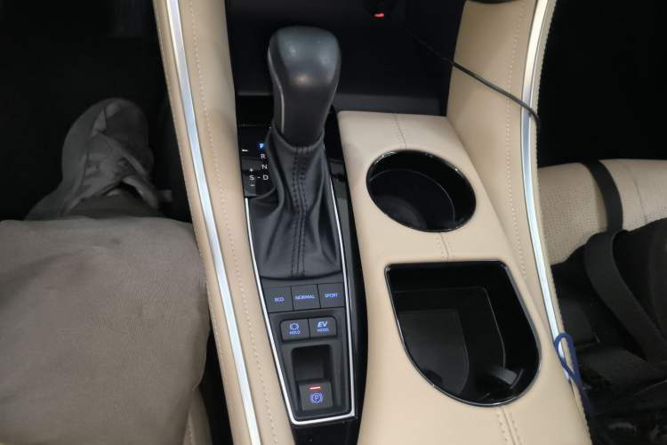 Used Toyota Avalon 2022 Dual-Engine 2.5L Luxury Edition
