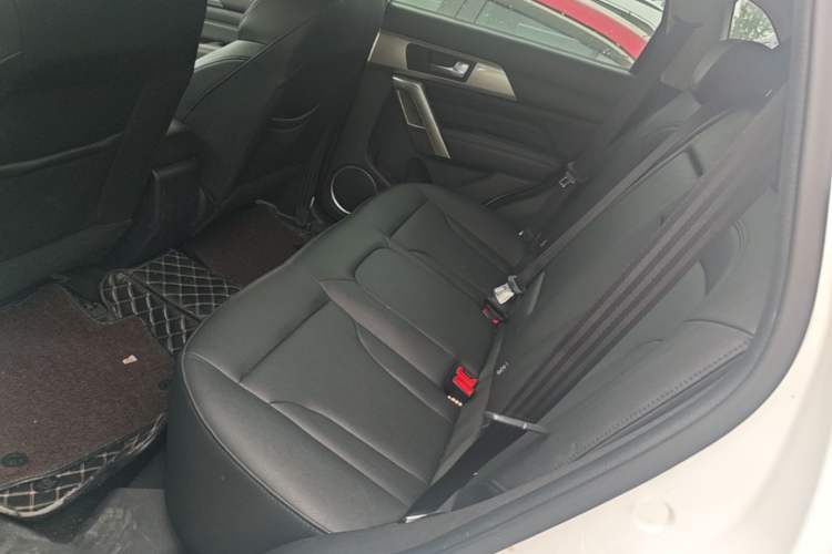 Used Haval H2 2017 Red-Label 1.5T Manual Two-Wheel Drive Luxury Model
