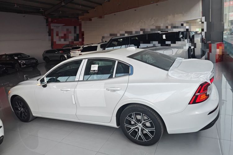 Used Volvo S60 2026 Model B4 Zhiyi Luxury Edition