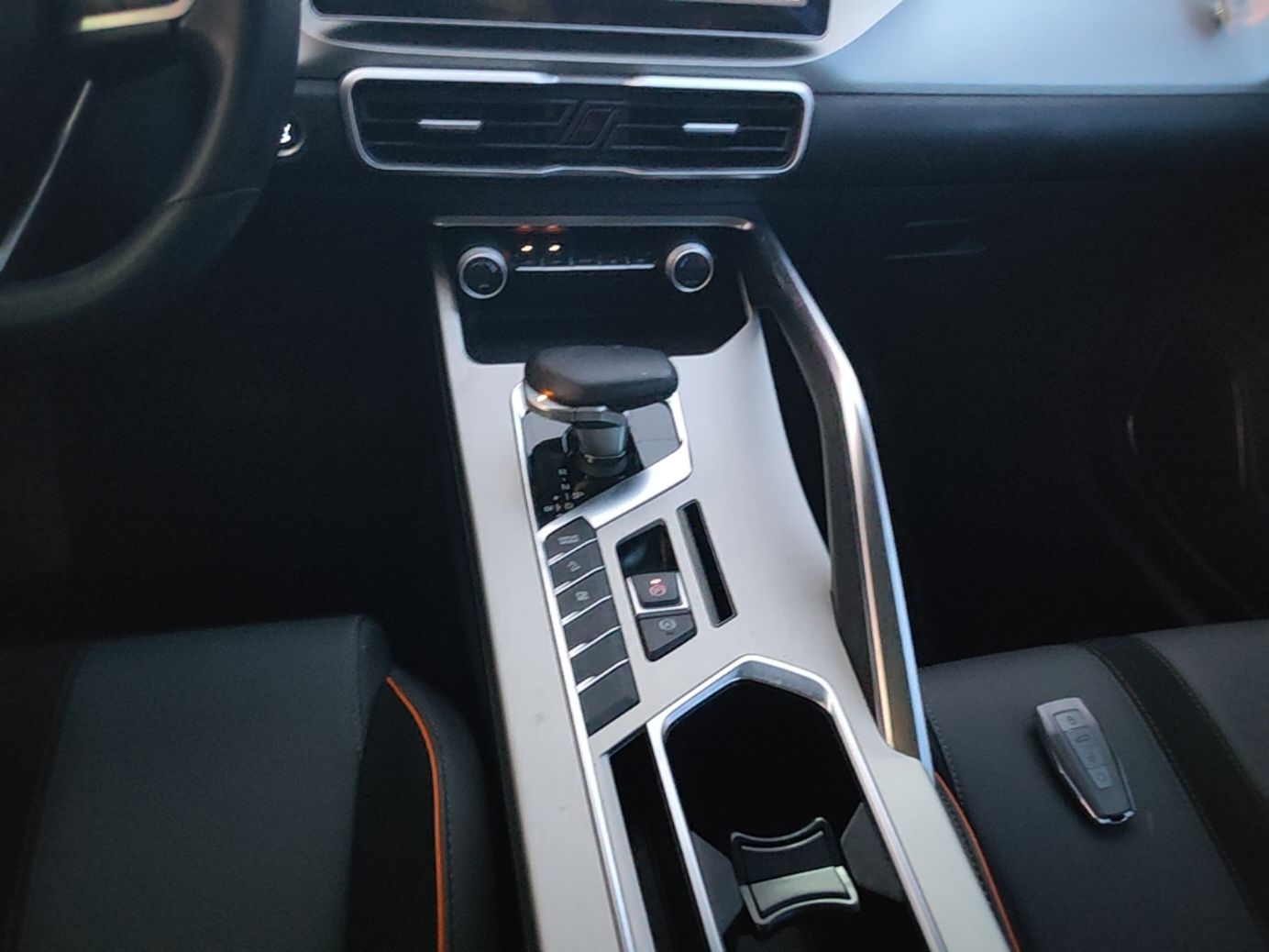 Geely Auto Coolray 2023 1.5T DCT Diamond Edition — снимка 16