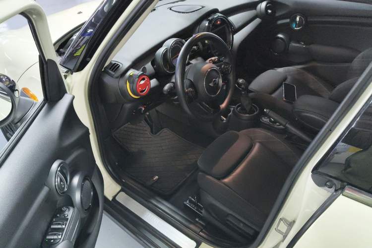 Used MINI MINI 2016 1.5T COOPER Five-Door Edition