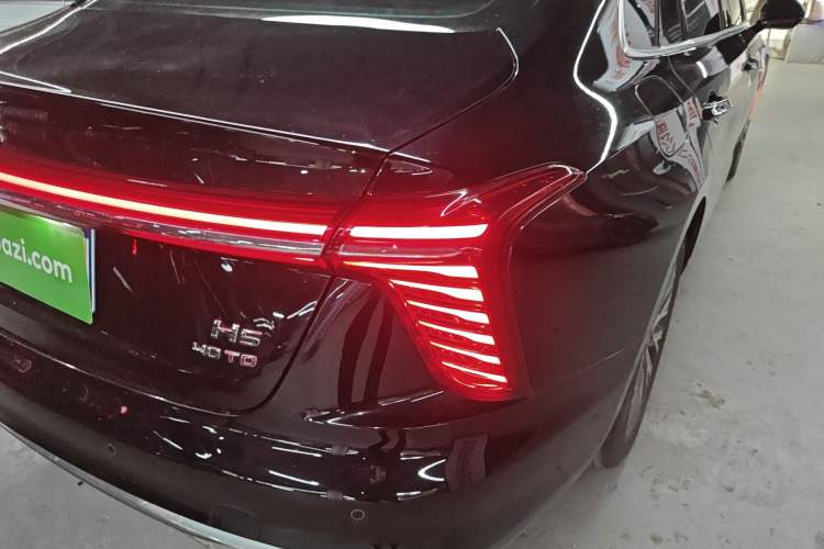 Used Hongqi H5 2023 2.0T Automatic Smart Connect Flagship Edition Right Rear Taillight