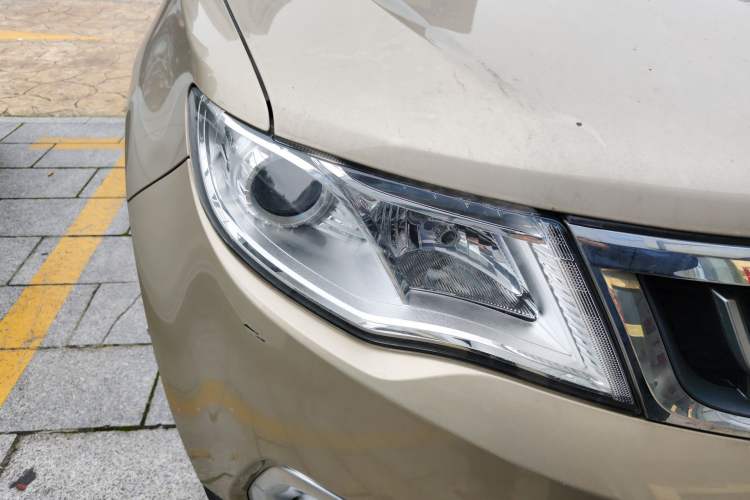 Used Geely Auto Emgrand X7 Sport 2016 2.0L Manual ZhiShang Version Right Front Headlight