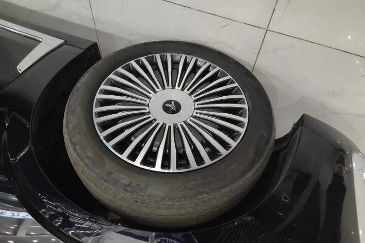 Used VOYAH Dream 2025 PHEV Four-Wheel-Drive Flagship Kunpeng Edition