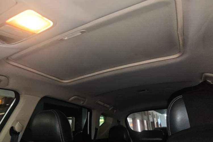 Used Dongfeng Fengon 580 2017 1.5T CVT Luxury Model Headliner