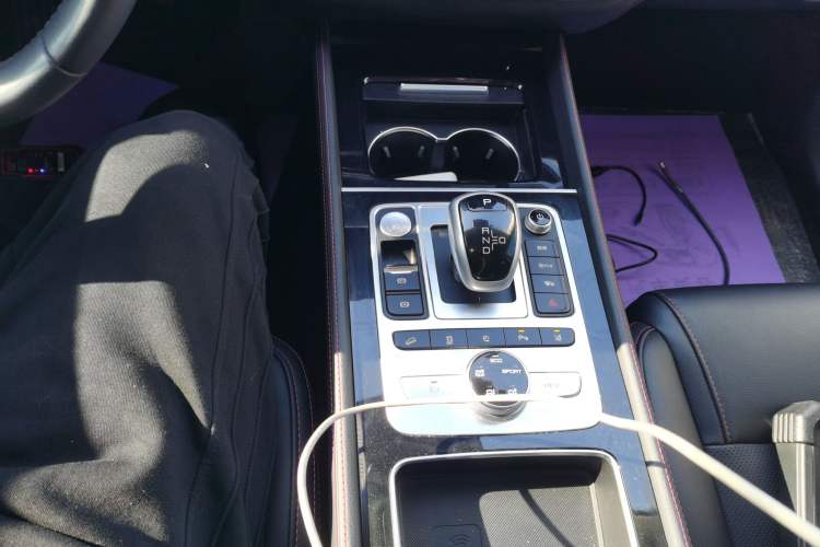 Used BYD Tang New Energy 2018 DM 2.0T All-Wheel Drive Smart Connectivity Luxury Model 7 Seats China V Emission Standard
