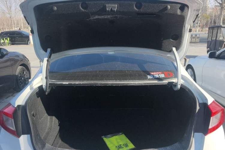 Used Chevrolet Cruze 2018 Redline 320 Automatic Pioneer Edition
