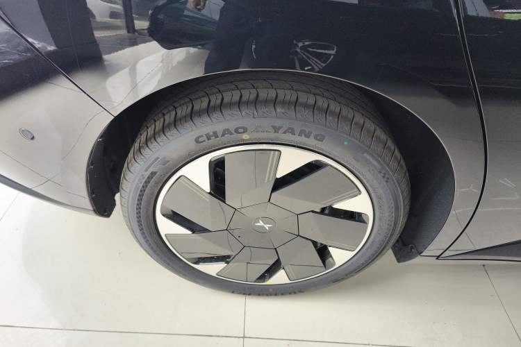 Used XPeng MONA M03 2025 600 with Ultra-Long Range Max Right Rear Wheel Hub