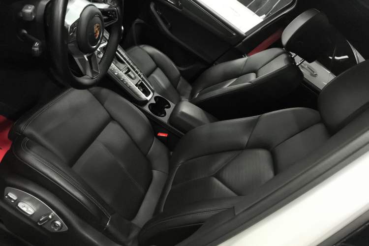 Used Porsche Macan 2017 Macan 2.0T Left Front Seat