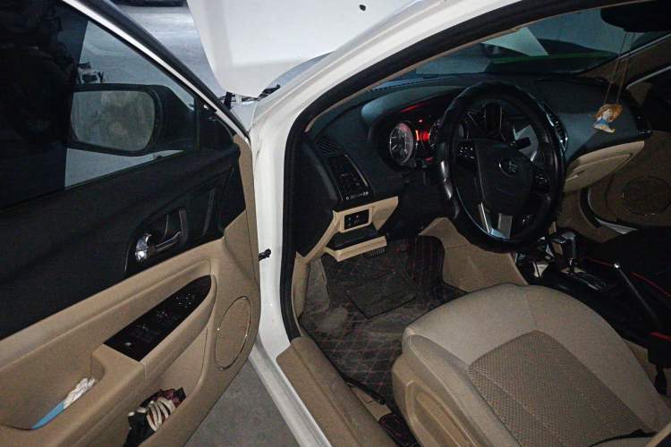 Used Bestune B50 2013 1.6L automatic luxury version Driver Seat