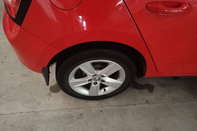 Used Skoda Fabia 2017 1.4L Automatic Car Enjoy Edition
