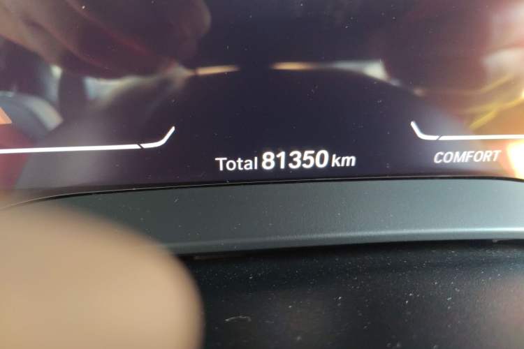 Used BMW 5 Series 2021 530Li Luxury Edition M Sport Package Odometer Close Up