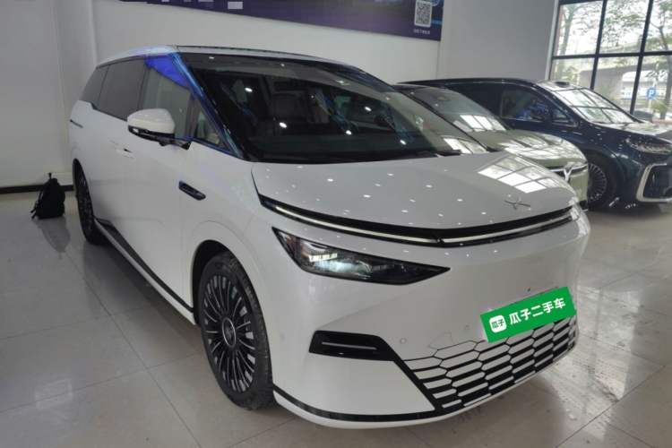 Used XPeng X9 2025 740 Ultra-Long Range Max Exterior 1