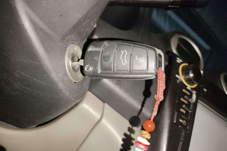 Used Changan Alsvin V3 2012 1.3L Manual Comfort Version China IV Standard
