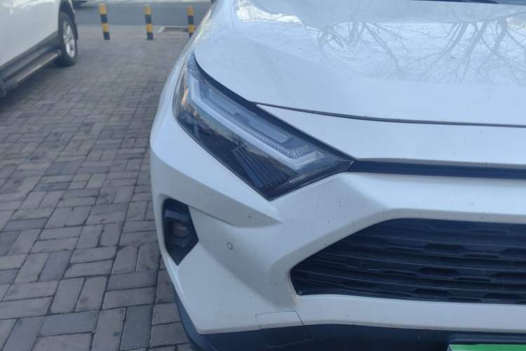 Used Toyota RAV4 2023 2.0L CVT Two-Wheel Drive Fashion Plus Edition Right Front Headlight