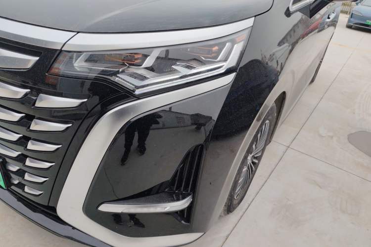 Used Denza D9 2024 DM-i 970 Luxury Model