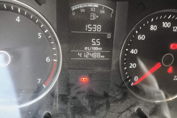 Used Volkswagen Lavida 2011 1.6L Manual - Premium Edition Odometer Close Up