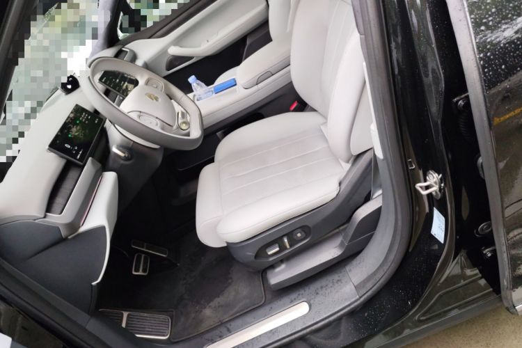 Used Nio ES8 2024 75 kWh Executive Edition Left Front Seat