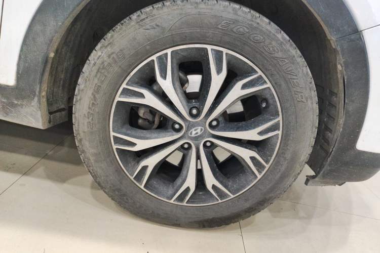 Used Hyundai Santa Fe 2017 2.0T Automatic Two-Wheel Drive Smart Version 7 Seats