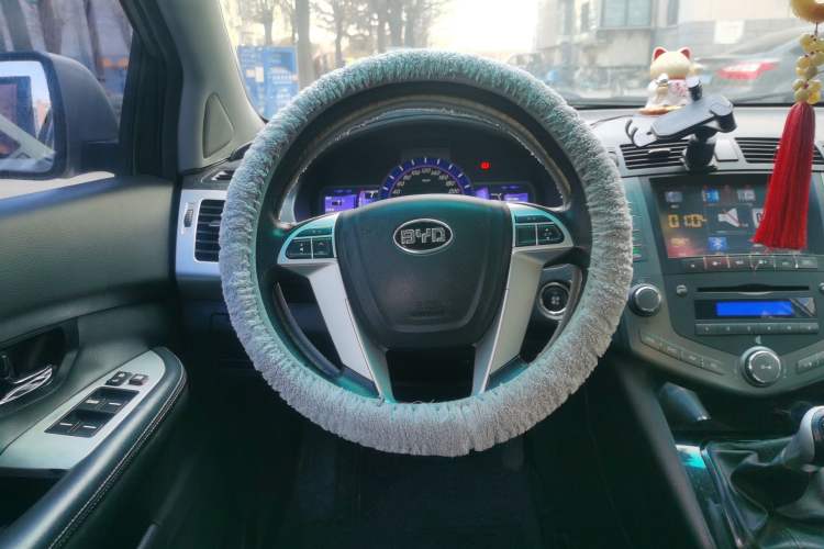 Used BYD S6 2013 Jingyue Edition 2.0L Manual Luxury Model 5 Seats