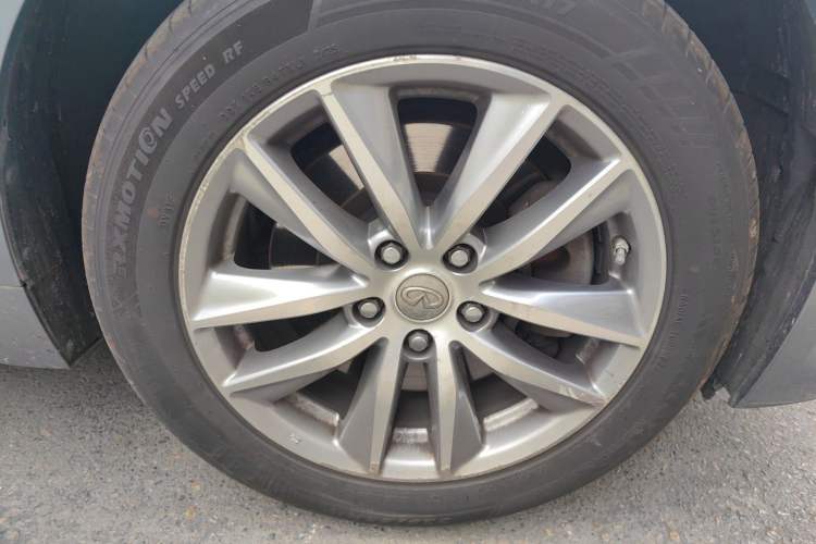 Used Infiniti Q50L 2016 2.0T Enjoyment Edition Right Front Wheel Hub