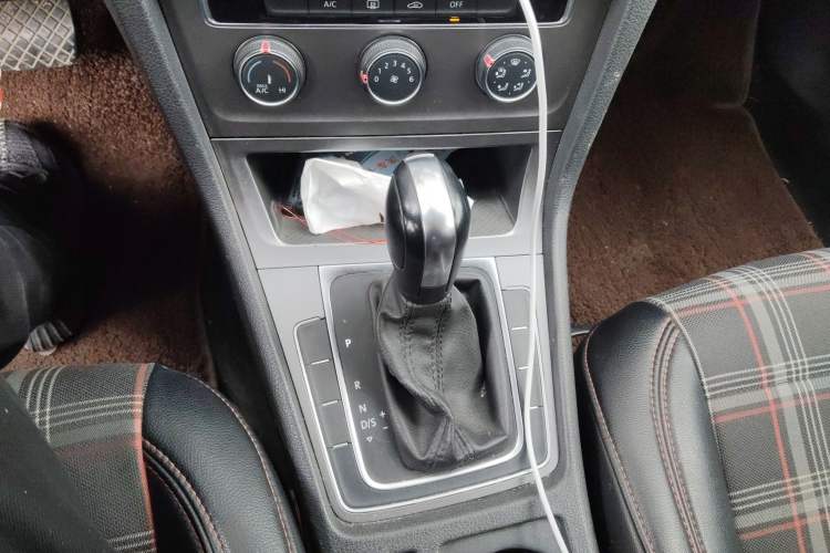 Used Volkswagen Golf 2016 1.6L Automatic Fashion Model