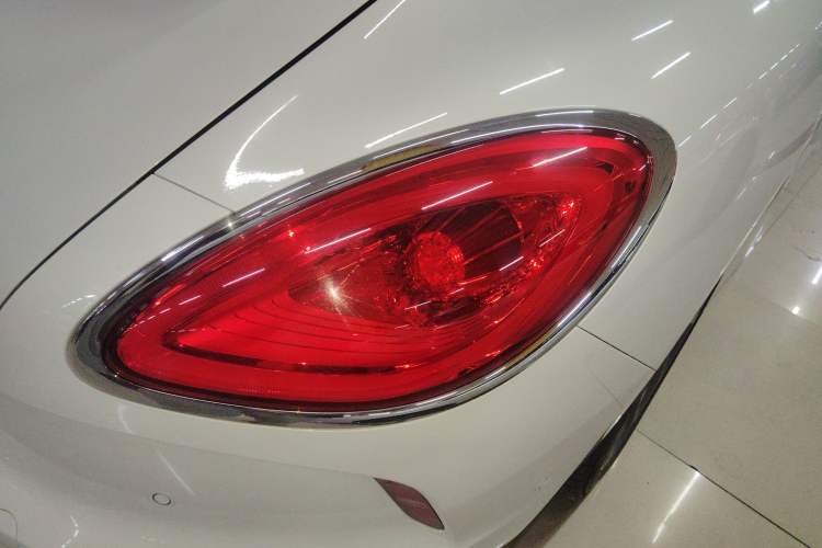 Used ORA Lightning Cat 2022 555 km Luxury Edition Exterior 3