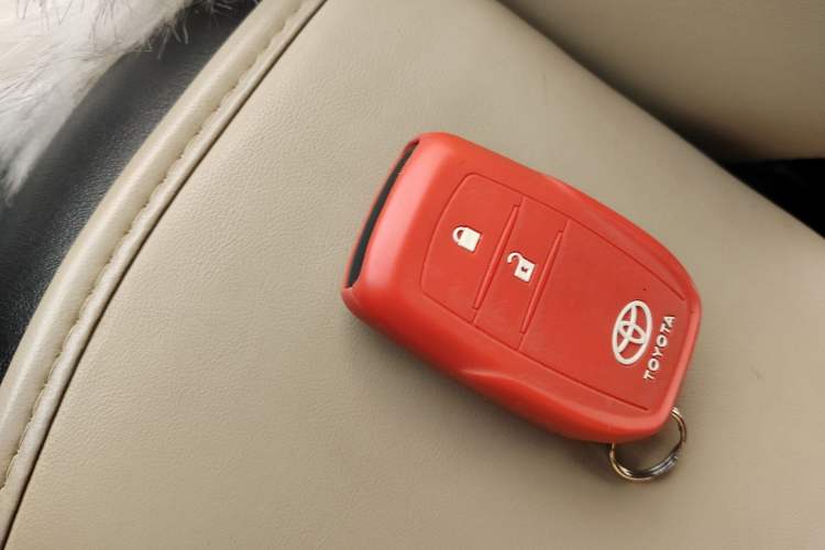 Used Toyota RAV4 2015 2.0L CVT Four-Wheel Drive New Edition