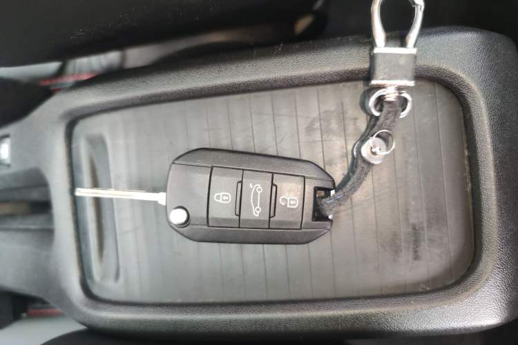 Used Peugeot 2008 2014 1.6L Automatic Fashion Edition