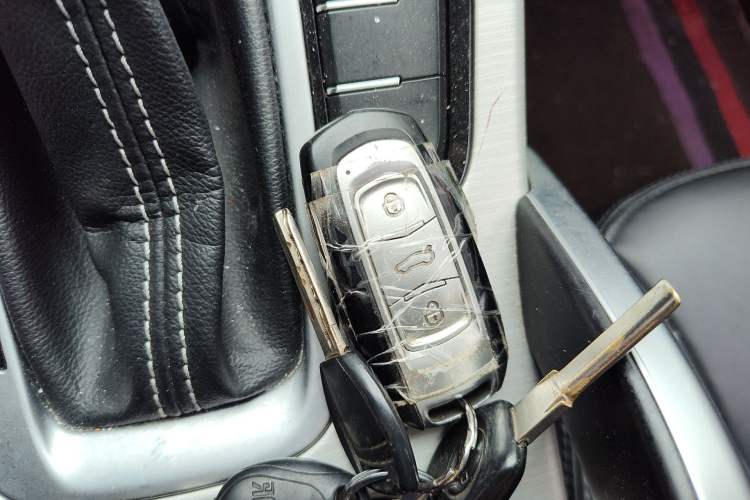 Used Geely Auto Emgrand X7 Sport 2018 1.8TD Automatic Two-Wheel Drive Zhiya Model Interior 1