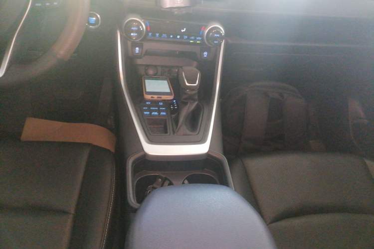 Used Toyota RAV4 2021 2.0L CVT 4x4 Trend Edition
