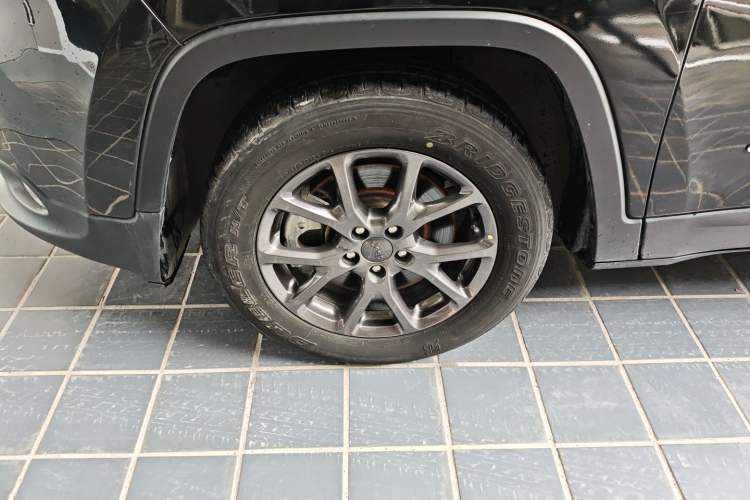 Used Jeep Cherokee 2020 2.0L Two-Wheel Drive Classic Sports Edition
